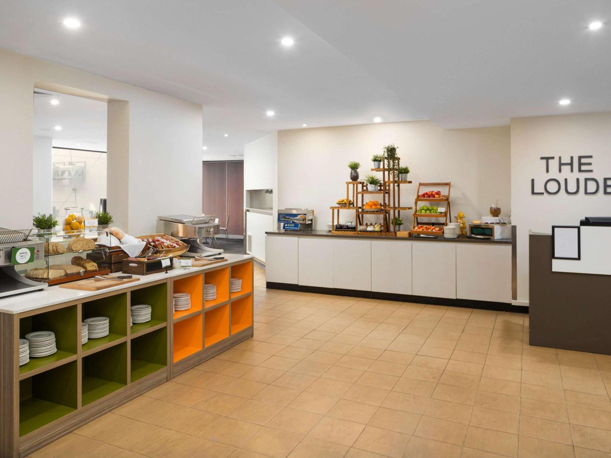 Mercure Welcome Melburne Exterior foto